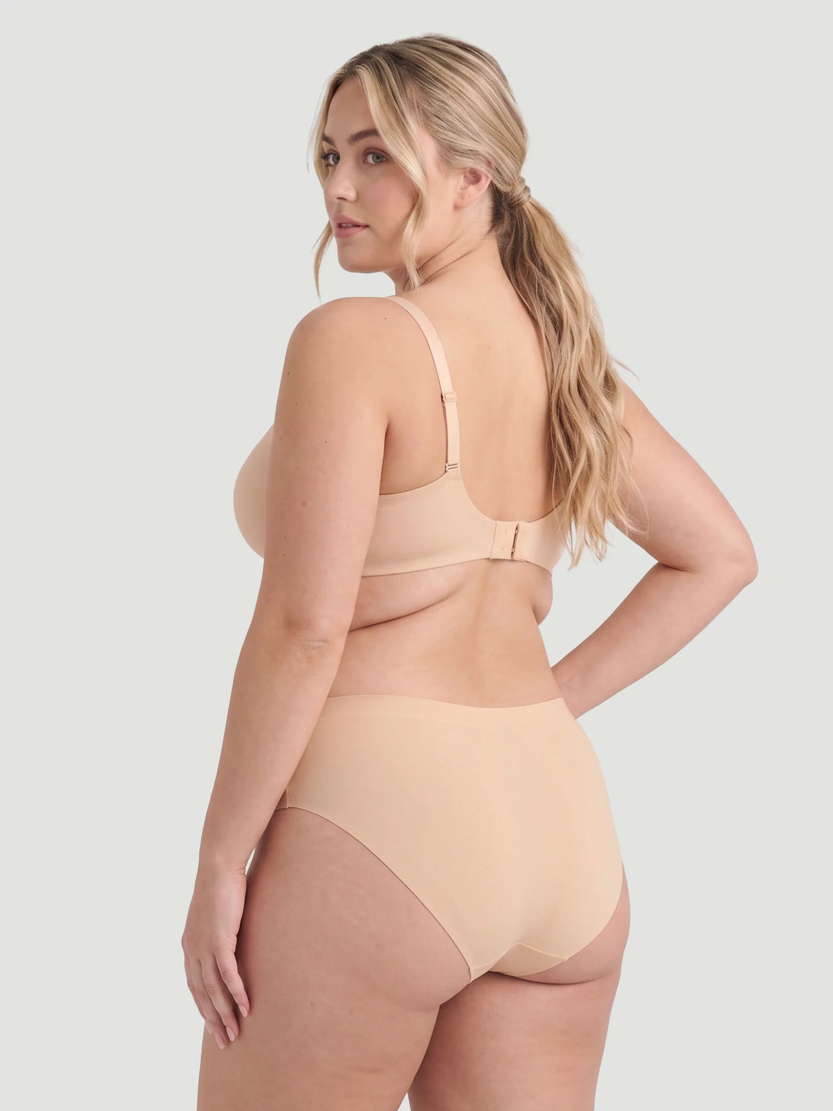 Mid Waist Seamless Bonded Bikini Underwear