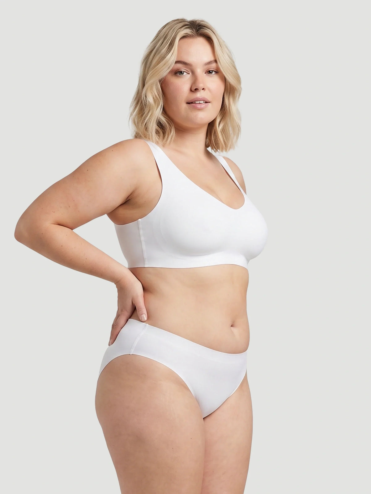 Mid Waist Seamless Bonded Bikini Underwear